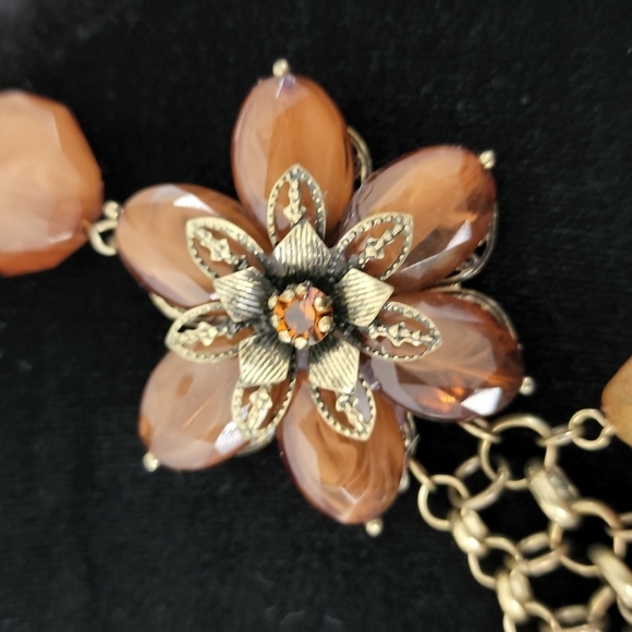 FLORAL necklace - Picture 4 of 6